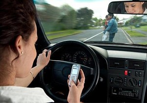 Trafikte Telefon Kullanan Sürücülere Af Yok